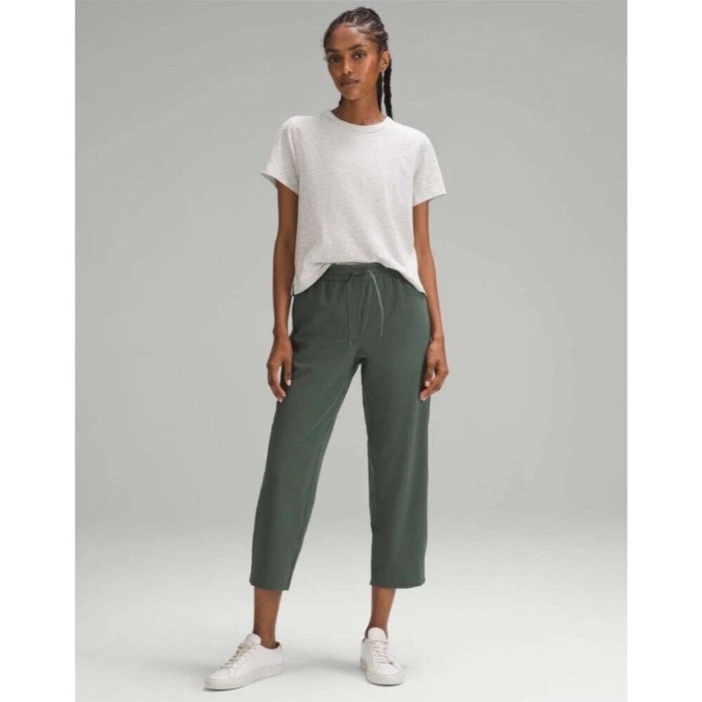 Lululemon Tapered-Leg Mid-Rise Crop 25" *Luxtreme Dark Forest Size Medium